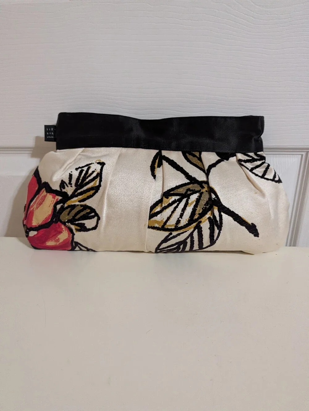 1154 Lill Studio clutch from